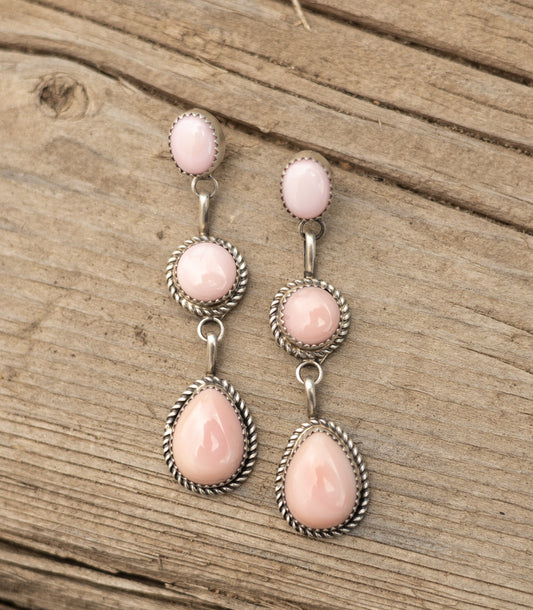 Circle Pink Conch Dangle Earrings